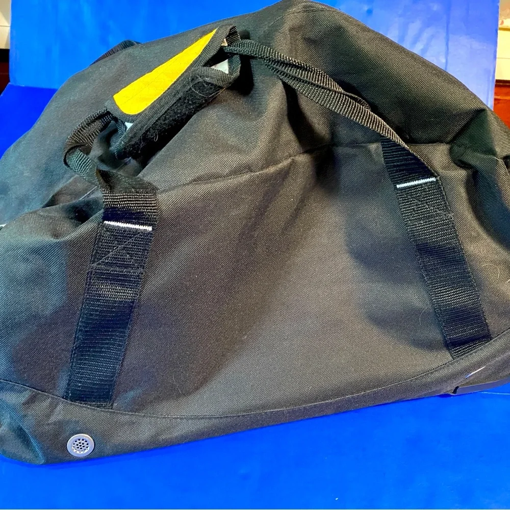 NHL BOSTON BRUINS Hockey Rolling Duffel Bag/ Carry On, 22”Lx11.5”Wx13”H